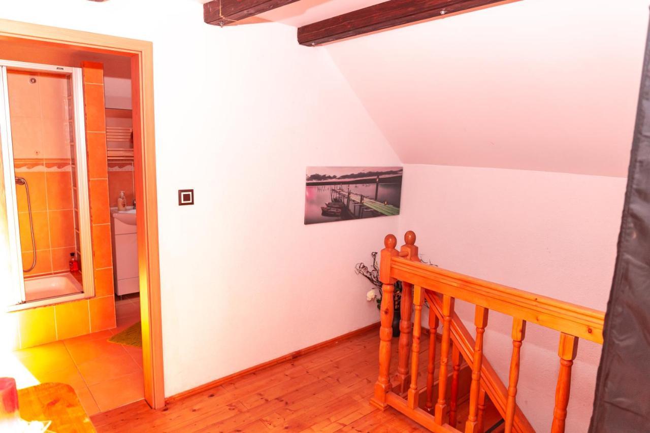 Hotel Casa Ursului à Bujoreni Extérieur photo